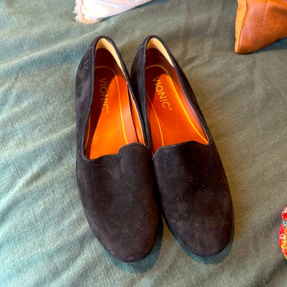 Suede Vionic Willa II loafers - Picture 1 of 3